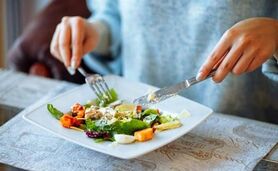 نسخه طب ایرانی برای تغذیه در فصل بهار چیست؟