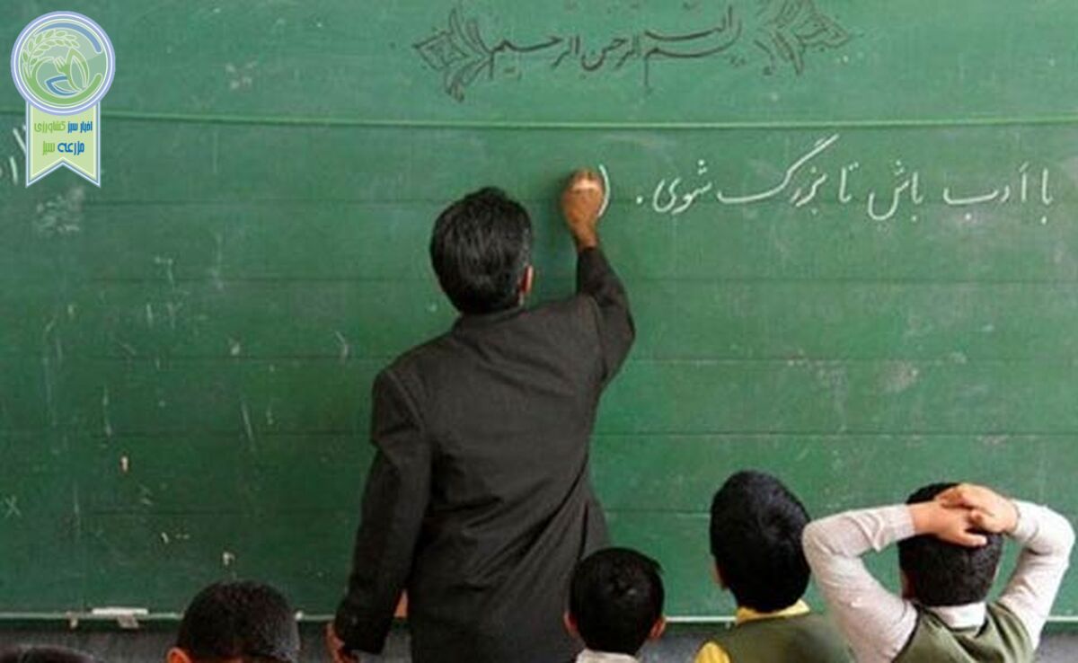 استخدام  ۱۰۲ هزار معلم در آموزش و پرورش

