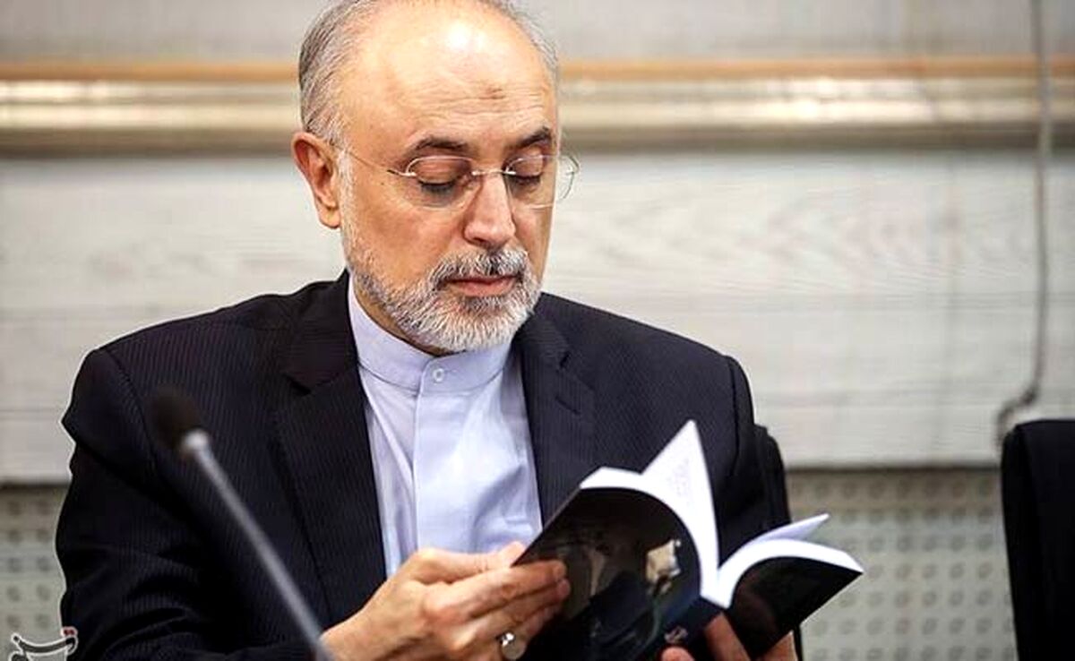 عروسک گردانندگان ابله

