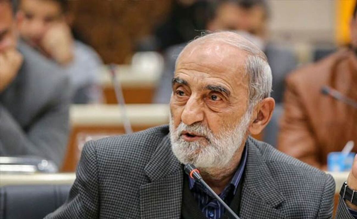شریعتمداری خطاب به پزشکیان: ادعای خود را پس بگیرید


