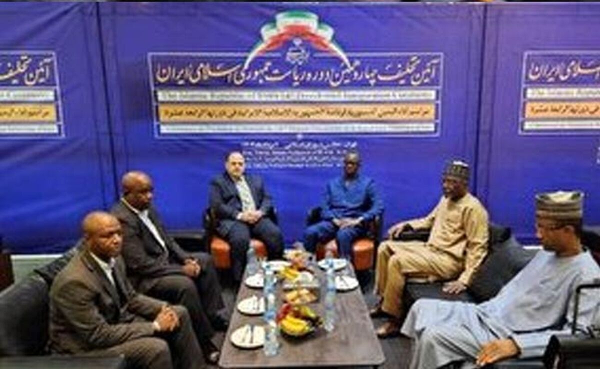 ورود مهمانان تحلیف ریاست جمهوری با بنز به مجلس +ویدئو

