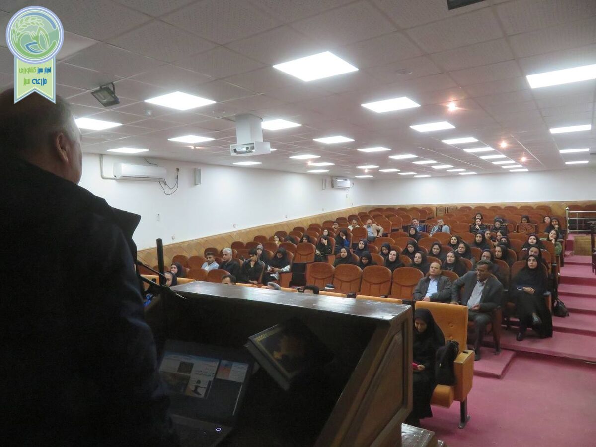 برگزاری کارگاه آموزشی ترویجی کشاورزی حفاظتی در جیرفت

