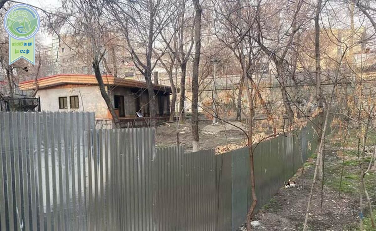 حصارکشی مشکوک در پارک قیطریه

