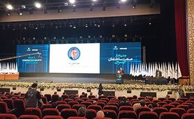 بخش‌های اقتصادی در تدوین برنامه چشم‌انداز 1430 مشارکت کنند    

