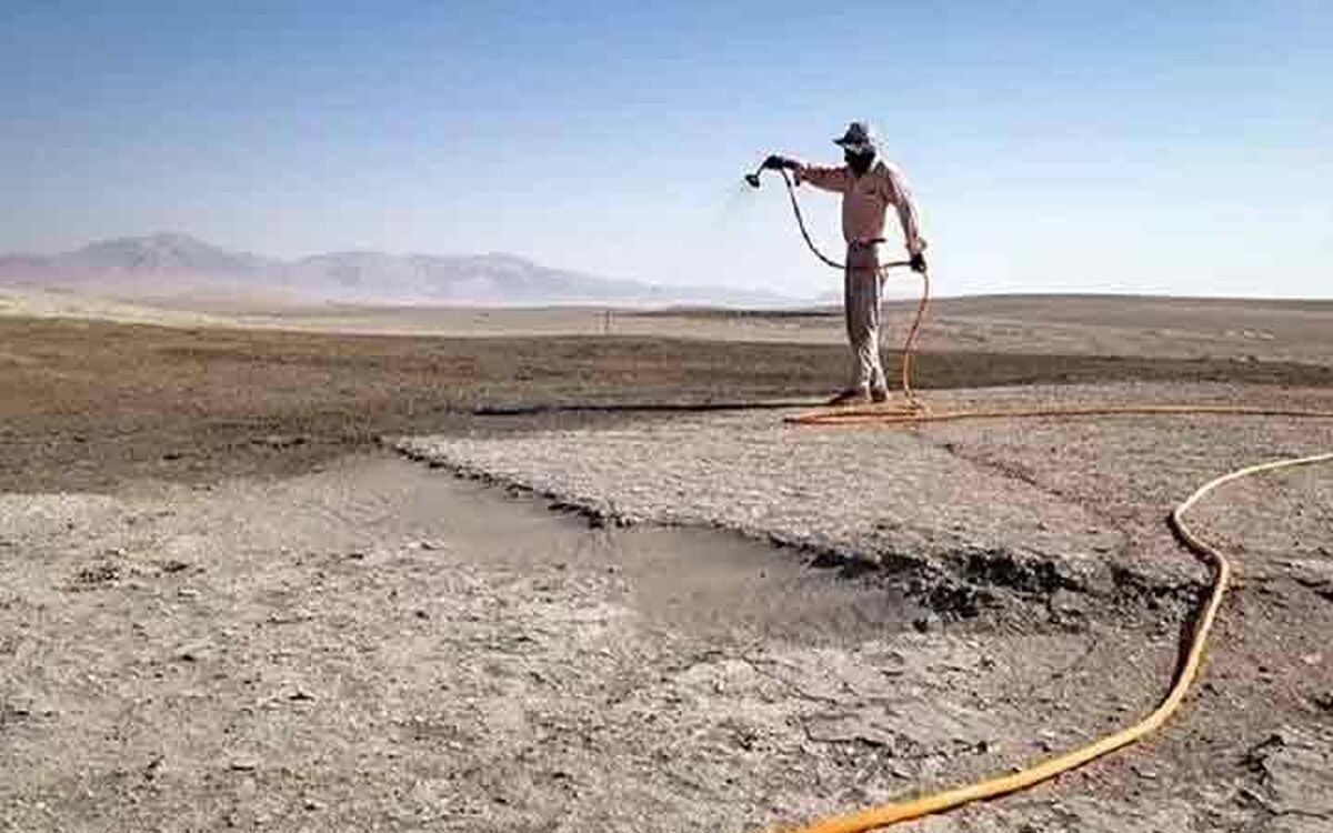 ابهام درباره مالچ‌پاشی دریاچه ارومیه

