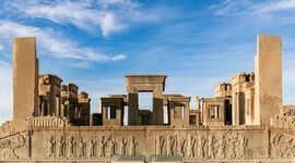 خطر جدی فرونشست در تخت جمشید

