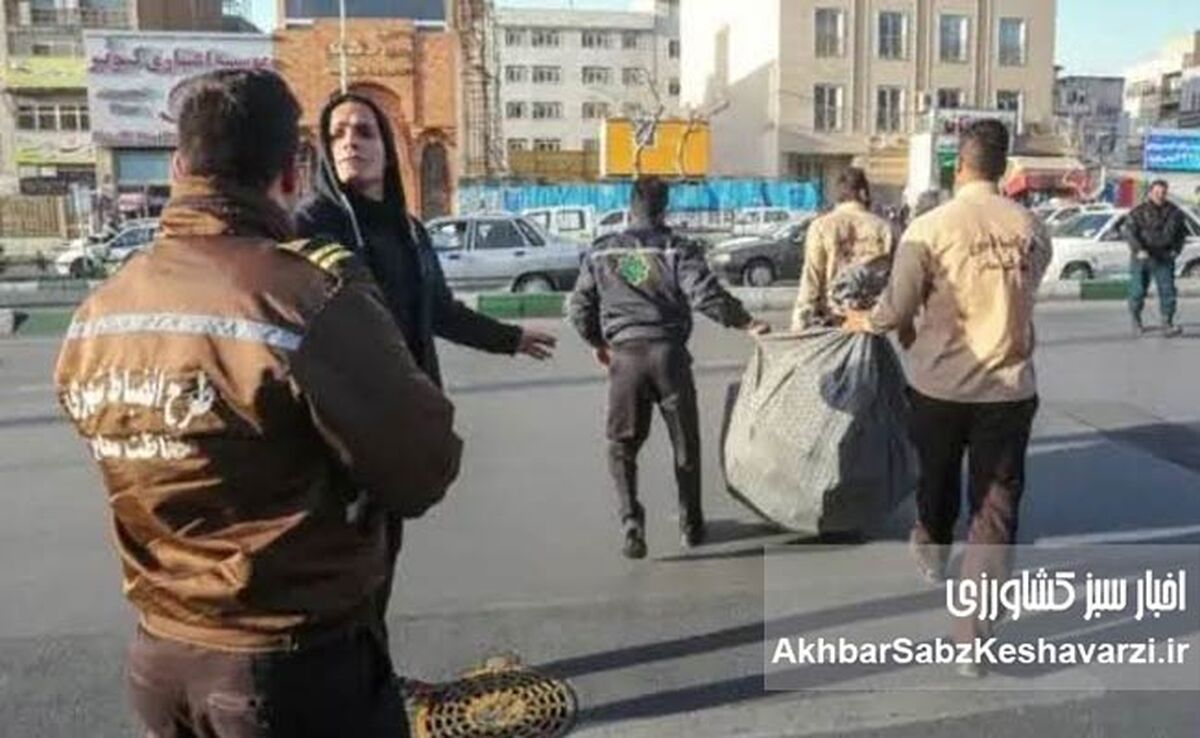 شهرداری با بنر به جنگ دست‌فروشان ایرانشهر رفت
