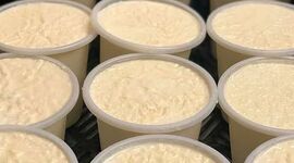 علت آب انداختن ماست و راهکارهای ساده برای داشتن بافتی منسجم