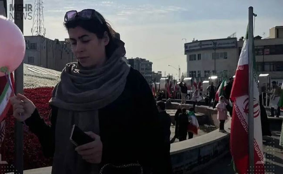 حضور زنان در راهپیمایی 22 بهمن+عکس

