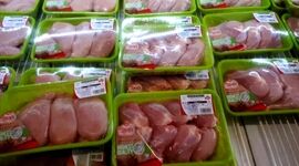 ترکیه با دامپینگ قیمت مرغ، بازار صادرات ایران را تهدید می‌کند+ ویدئو