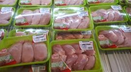 ترکیه با دامپینگ قیمت مرغ، بازار صادرات ایران را تهدید می‌کند+ ویدئو