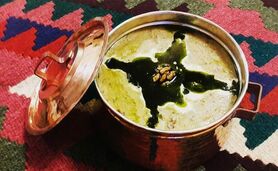 بزقرمه، غذای کرمانی با نخود، گوشت و کشک

