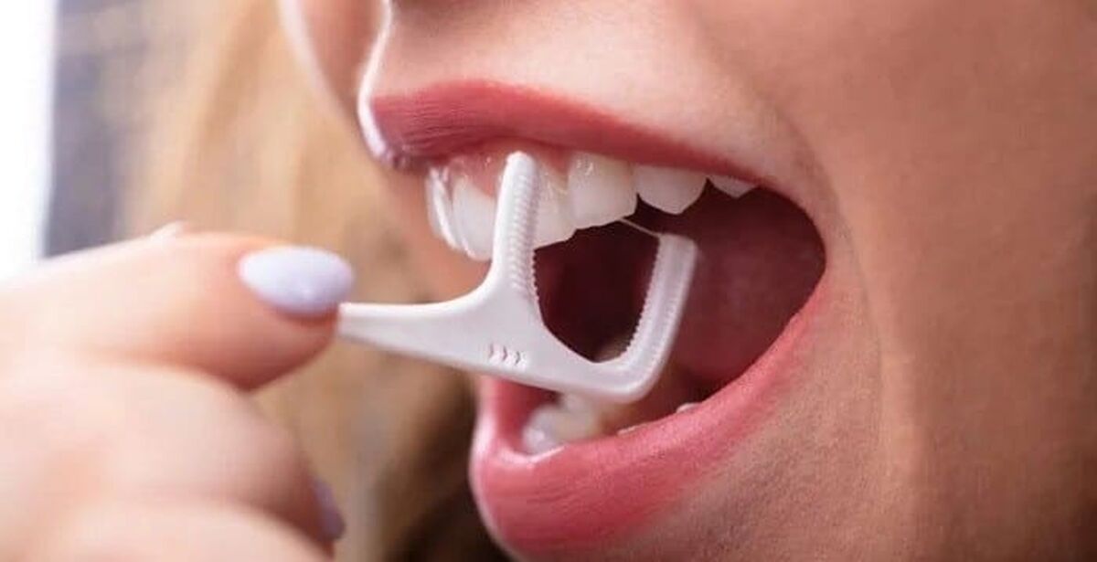 چرا حتی هفته‌ای یک‌بار نخ دندان کشیدن با کاهش خطر سکته مغزی مرتبط است؟ 