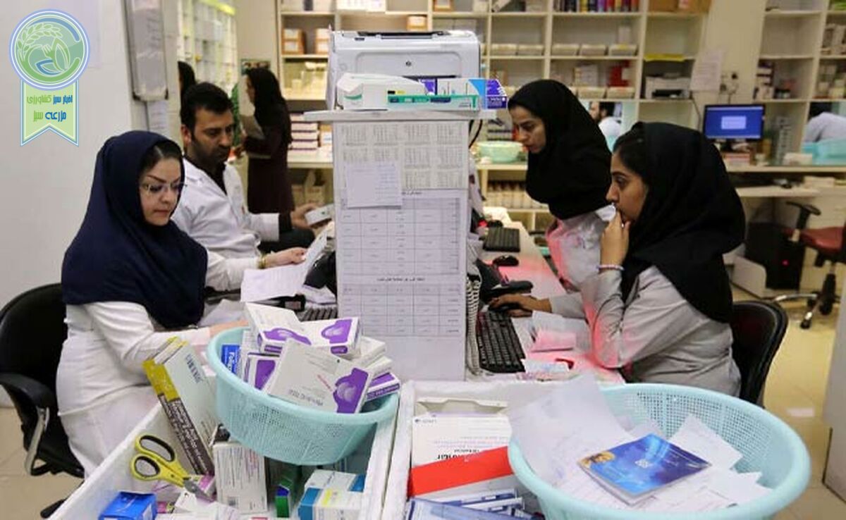 مشکل داروخانه‌ها کمبود دارو است نه حجاب

