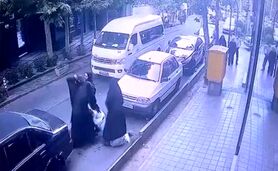 واکنش سردار رادان به برخورد خشونت‌آمیز ماموران گشت ارشاد با دختر نوجوان+ ویدئو

